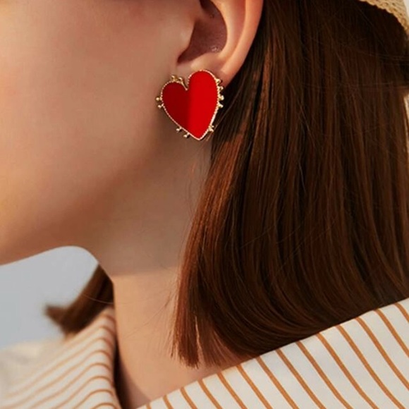 • Ella • Acrylic Heart Studs - Picture 3 of 4